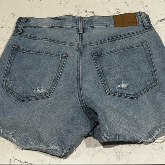 Like New Mom Short - Picture 4 of 4